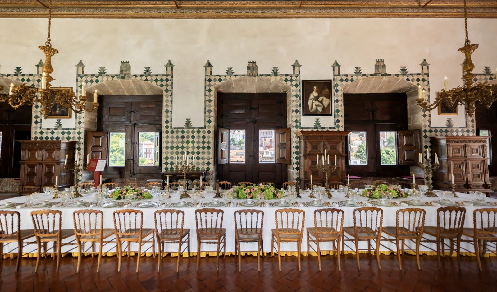 Swans Hall at the National Palace of Sintra, a painted-ceiling banquet hall for a wedding dinner