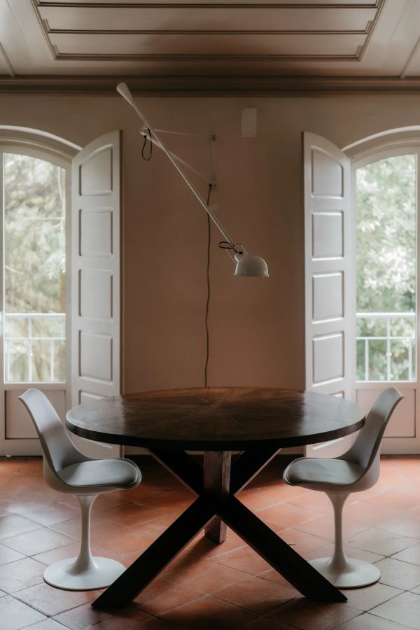 Window light at the entrance at Casa Sacoto near Lisbon